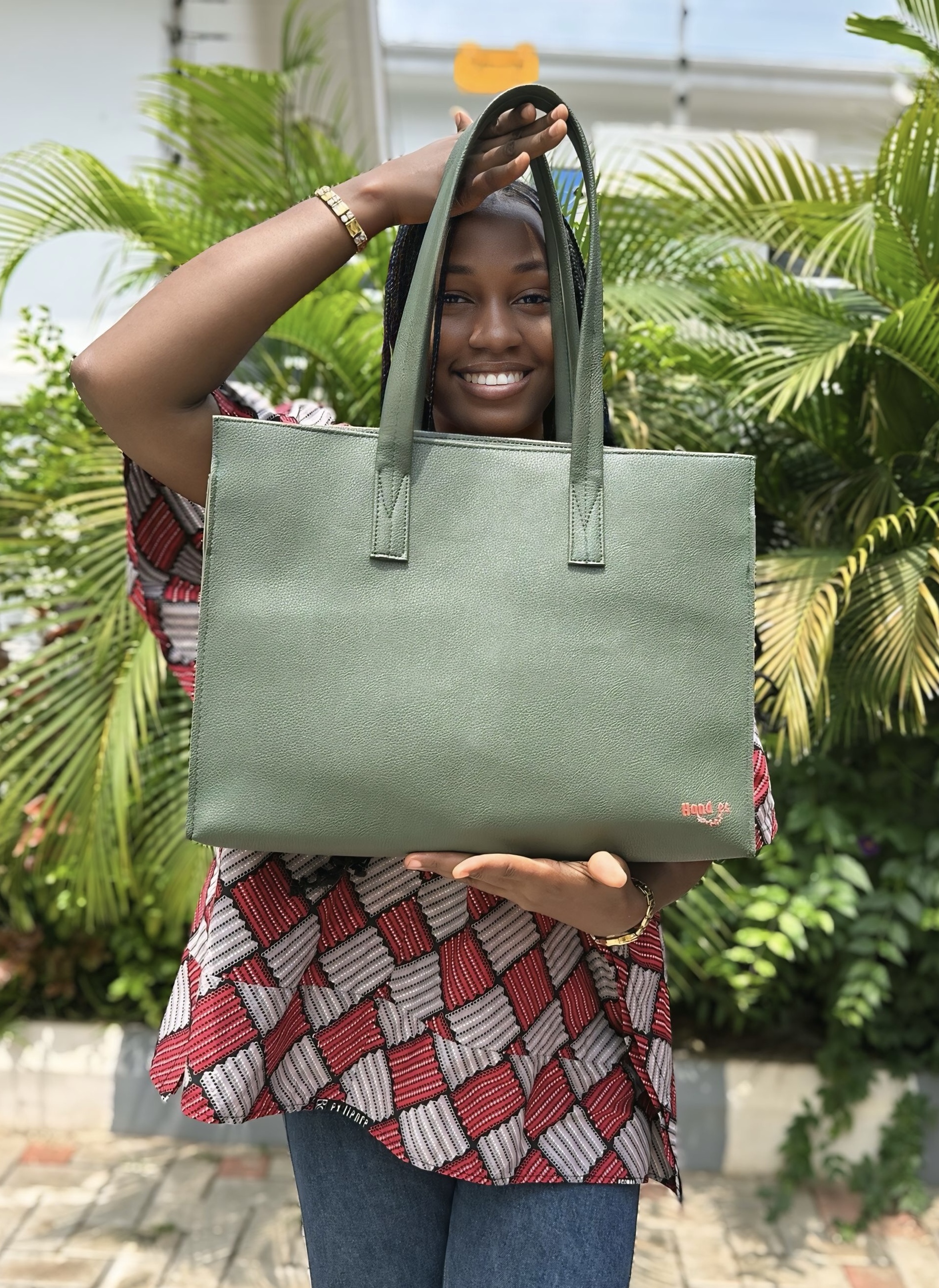 Handles Classic Tote 02