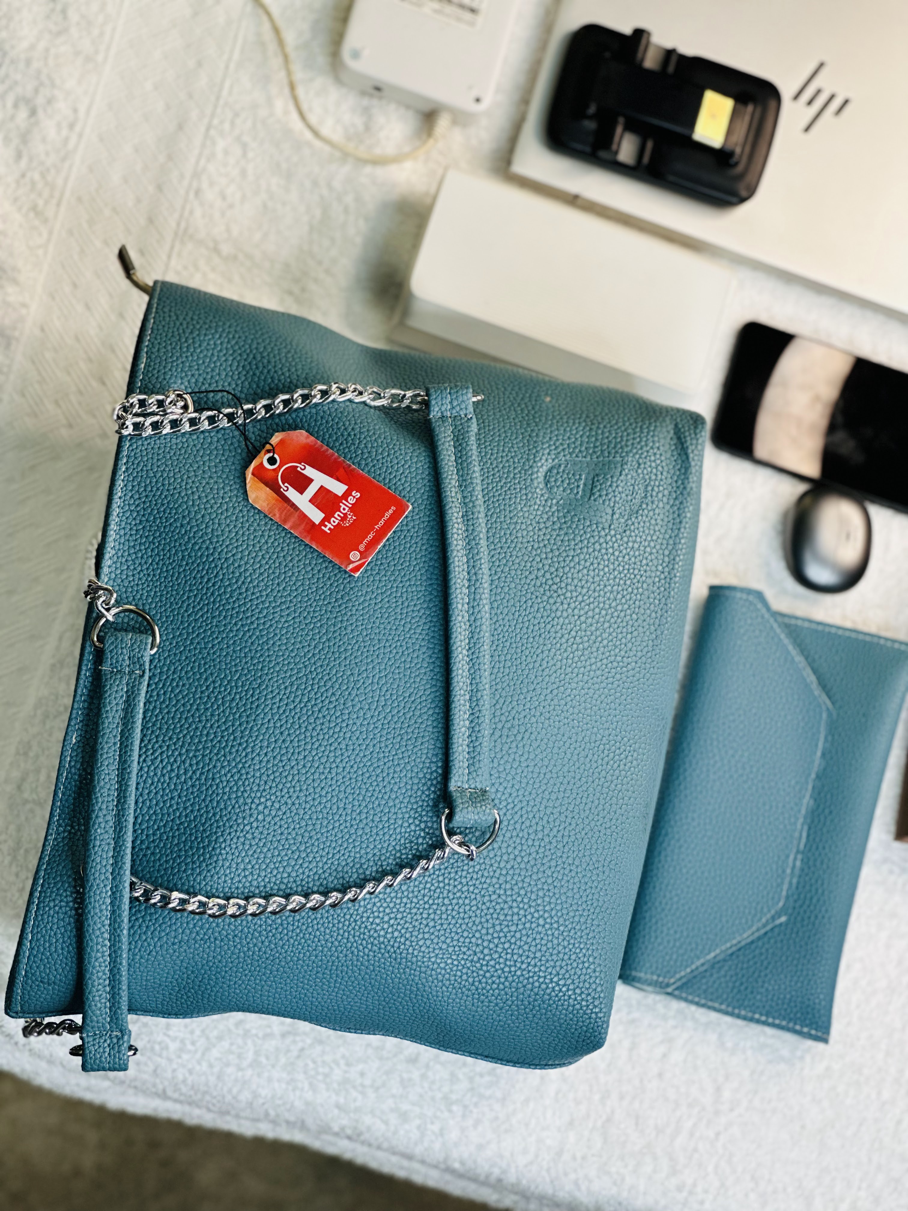Handles Classic Tote 03